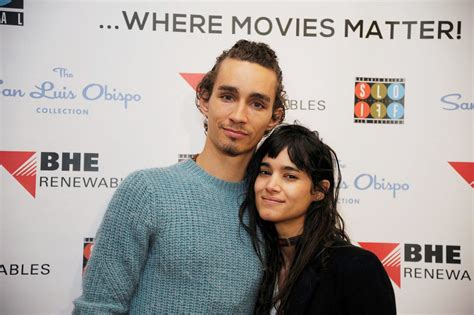 Is Sofia Boutella Still Dating Boyfriend Keean。